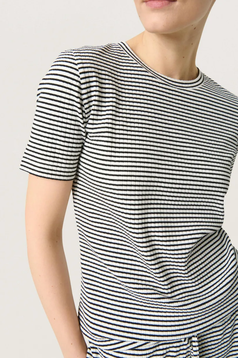 Soaked in Luxury SLCalva T-shirt