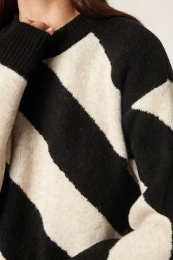 Hot Soaked in Luxury SLDio Pullover