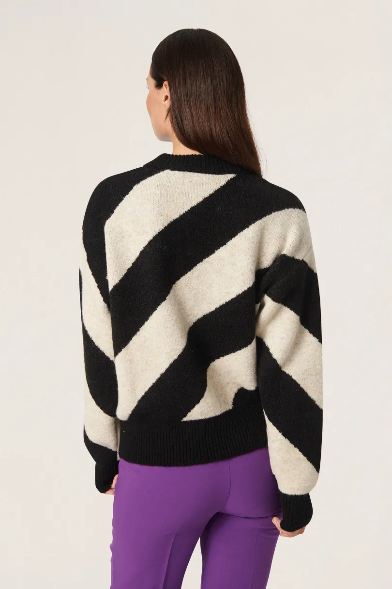 Hot Soaked in Luxury SLDio Pullover