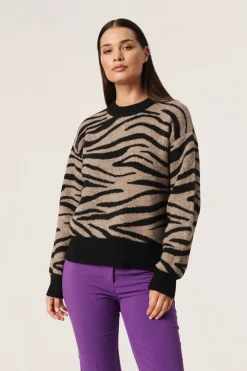 New Soaked in Luxury SLDio Pullover