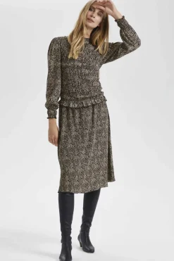 Sale Soaked in Luxury SLDorothy Nederdel