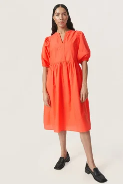 Best Soaked in Luxury SLJosie Kjole