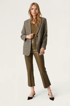 Outlet Soaked in Luxury SLKaylee Bukser