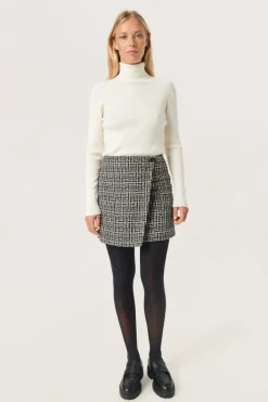 New Soaked in Luxury SLSpina Pullover