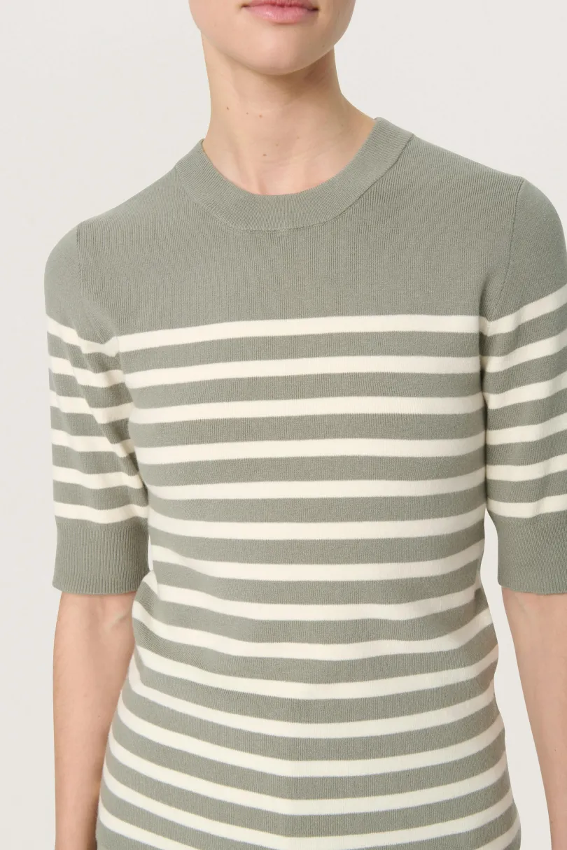 New Soaked in Luxury SLSpina Pullover