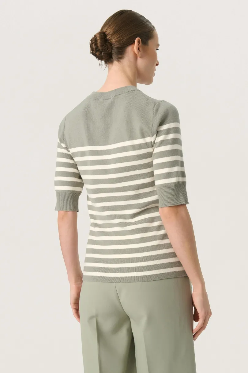 New Soaked in Luxury SLSpina Pullover
