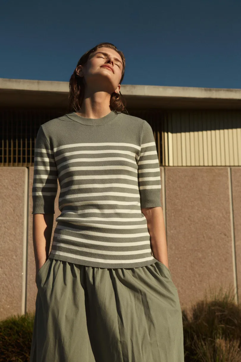 New Soaked in Luxury SLSpina Pullover