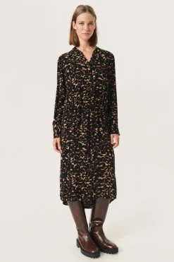 Soaked in Luxury SLZaya Kjole Tiger´sEyeLeafPrint
