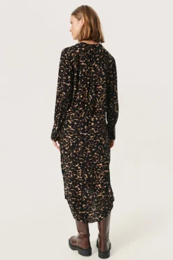 Soaked in Luxury SLZaya Kjole Tiger´sEyeLeafPrint