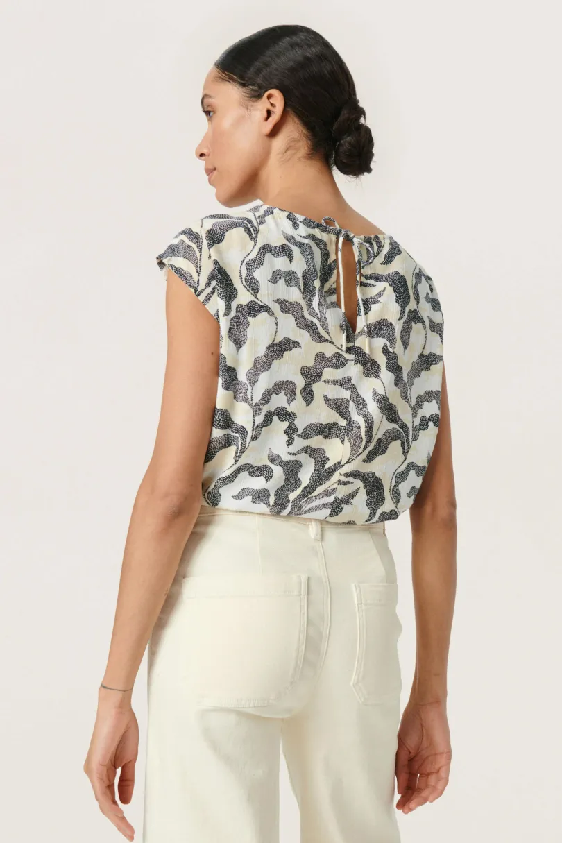 New Soaked in Luxury Zaya Bluse